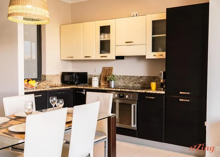 A In With Gorgeous Views المليحة